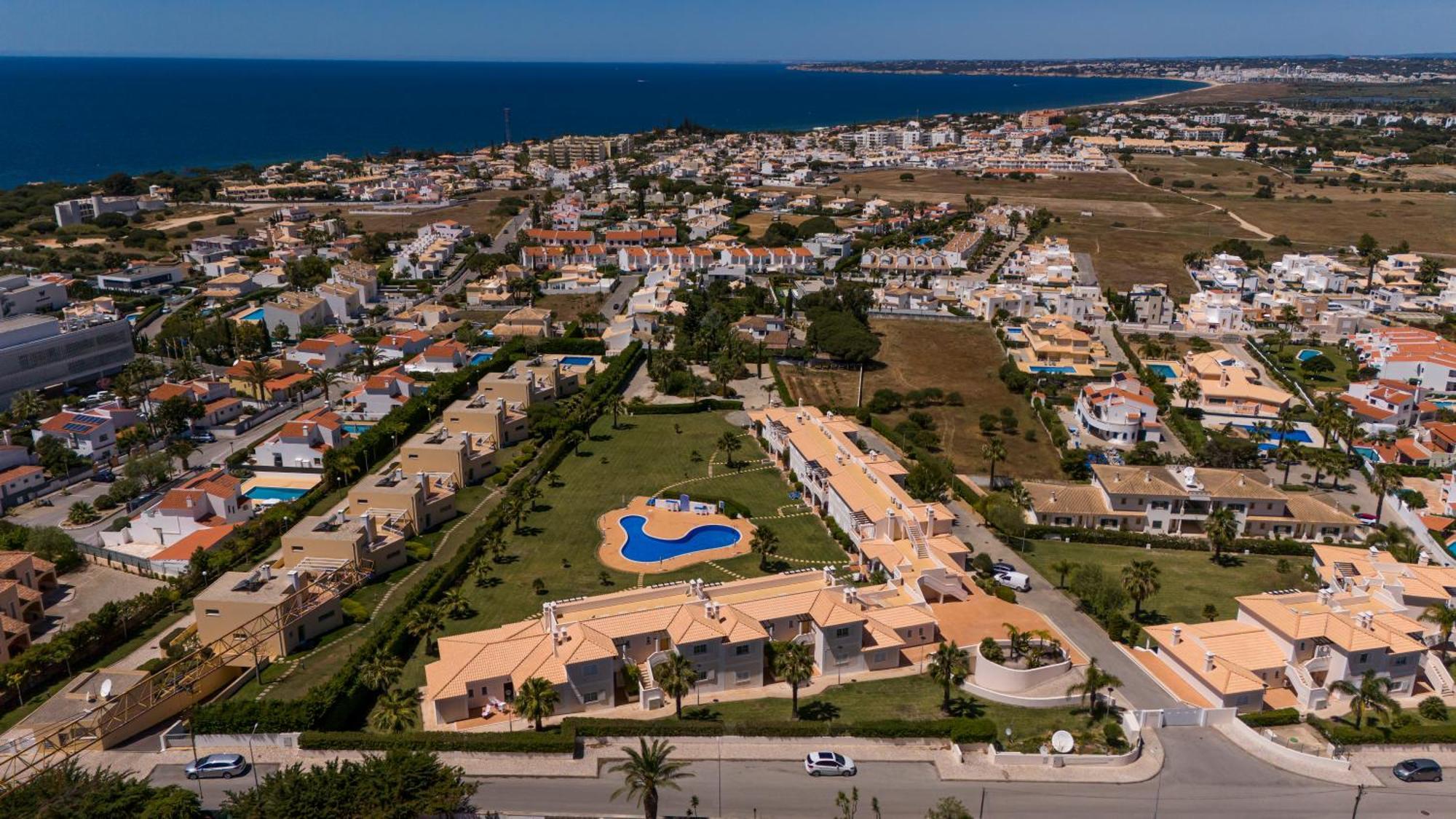Apartamento No Condominio Baia Village Com Piscina Αλμπουφέιρα Εξωτερικό φωτογραφία