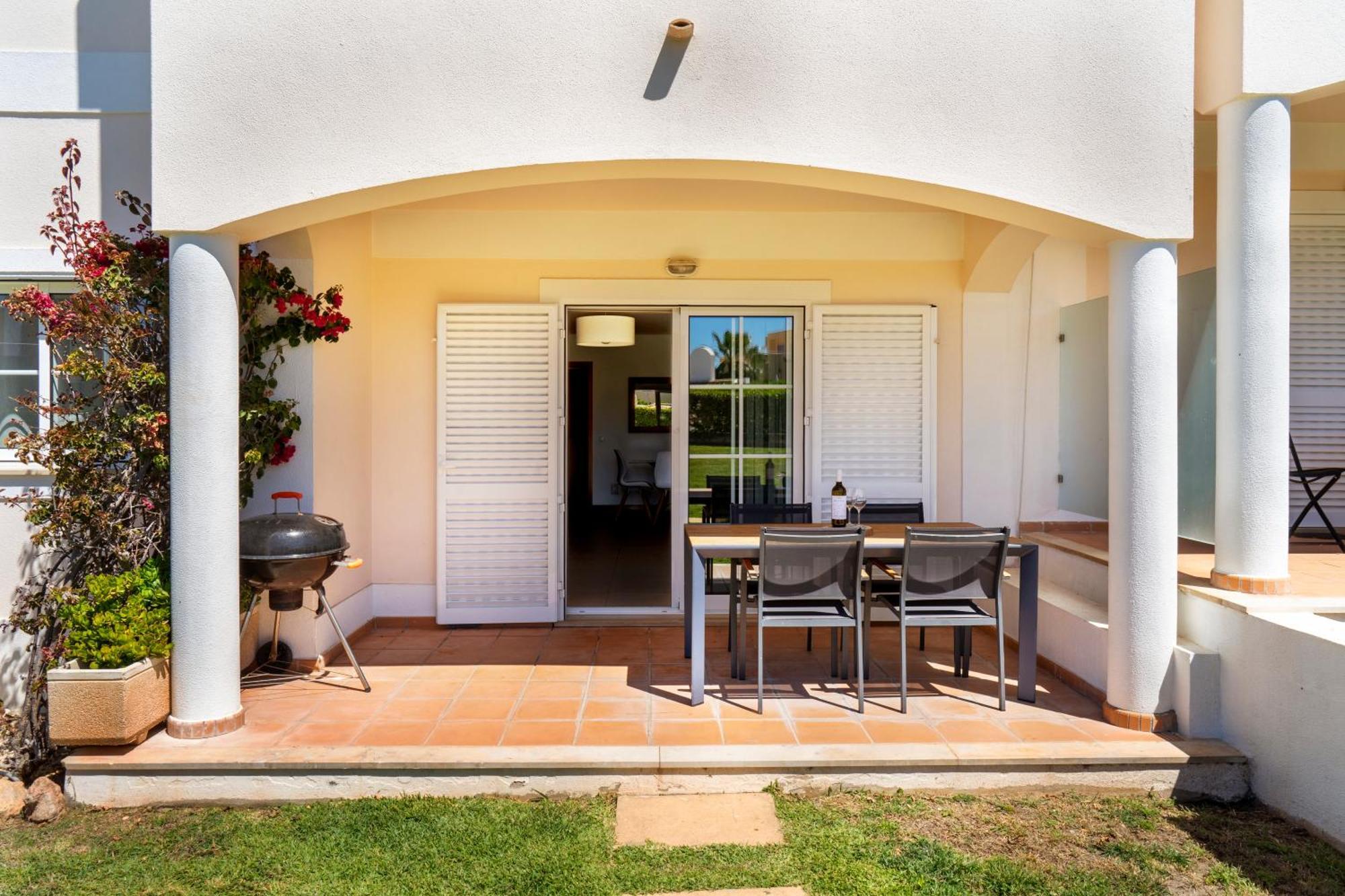 Apartamento No Condominio Baia Village Com Piscina Αλμπουφέιρα Εξωτερικό φωτογραφία